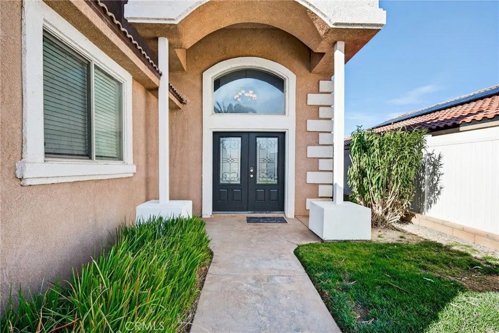 Photo of 14414 Ironsides Ln, Helendale, CA 92342 (MLS # OC25265927)