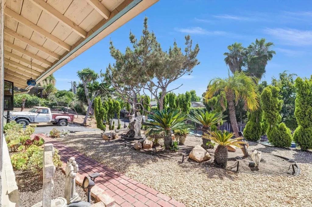 Photo of 1154 Monte Vista Dr, Vista, CA 92084 (MLS # NDP2606505)