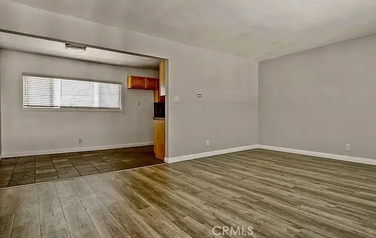2535 W Imperial 5