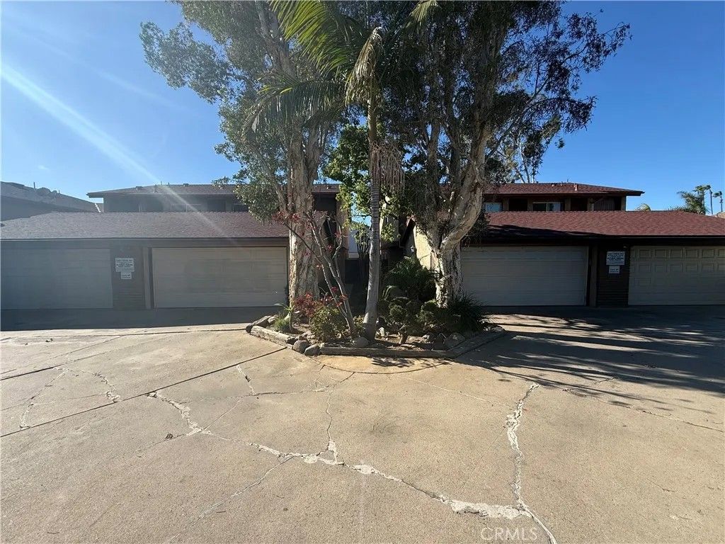 Photo of 854 N Glassell St, Orange, CA 92867 (MLS # DW25281665)