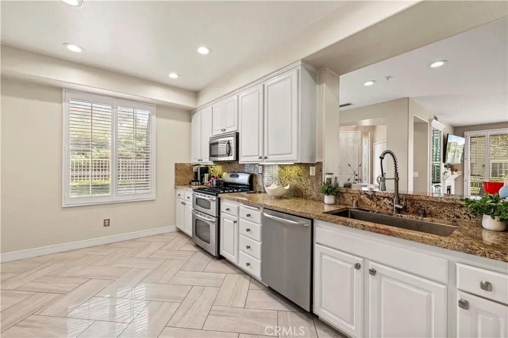 23402 Abbey Glen Place