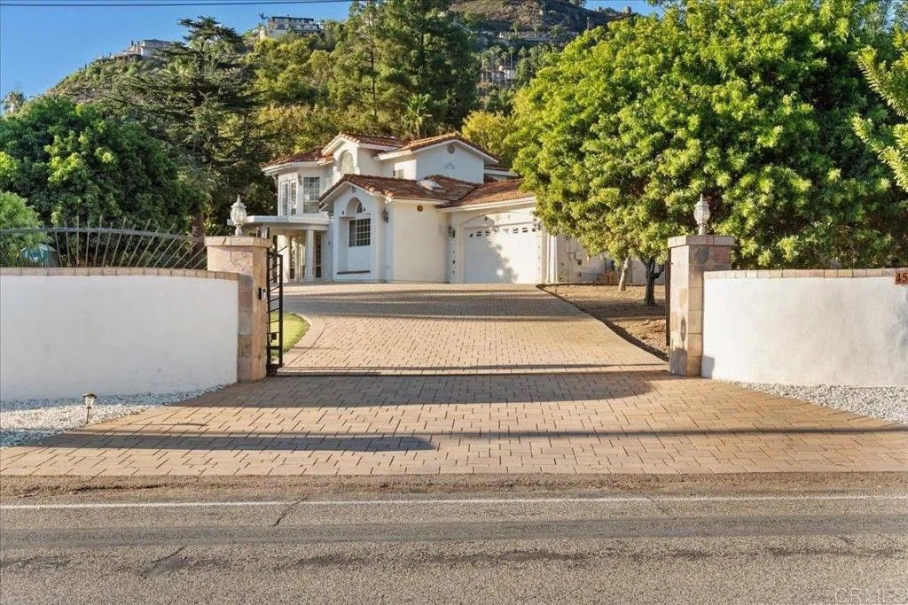 Photo of 4546 Conrad Drive, La Mesa, CA 91941 (MLS # NDP2509974)