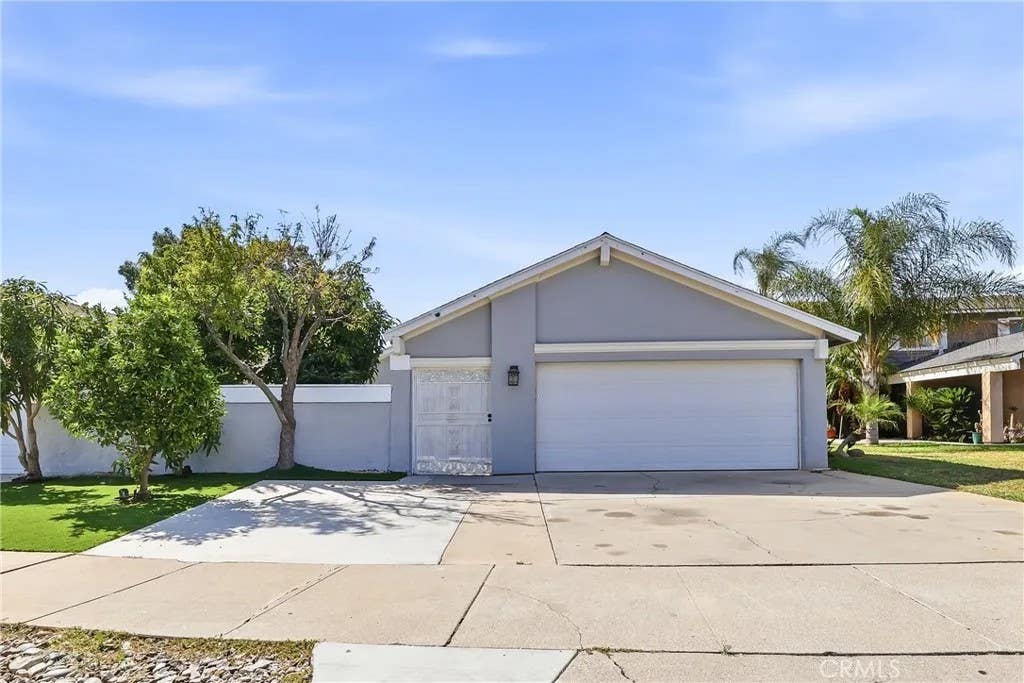 Photo of 1585 Camelot DR, Corona, CA 92882 (MLS # IG26108329)