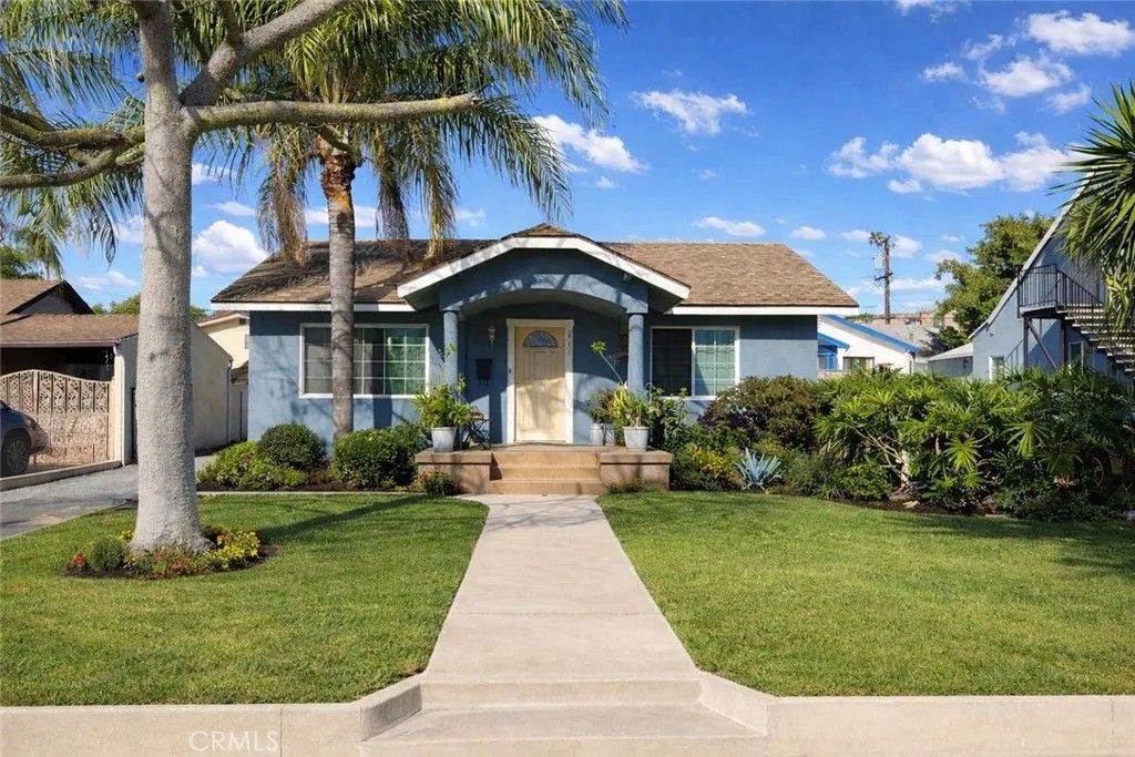 Photo of 441 W Maple St, Glendale, CA 91204 (MLS # OC26012215)