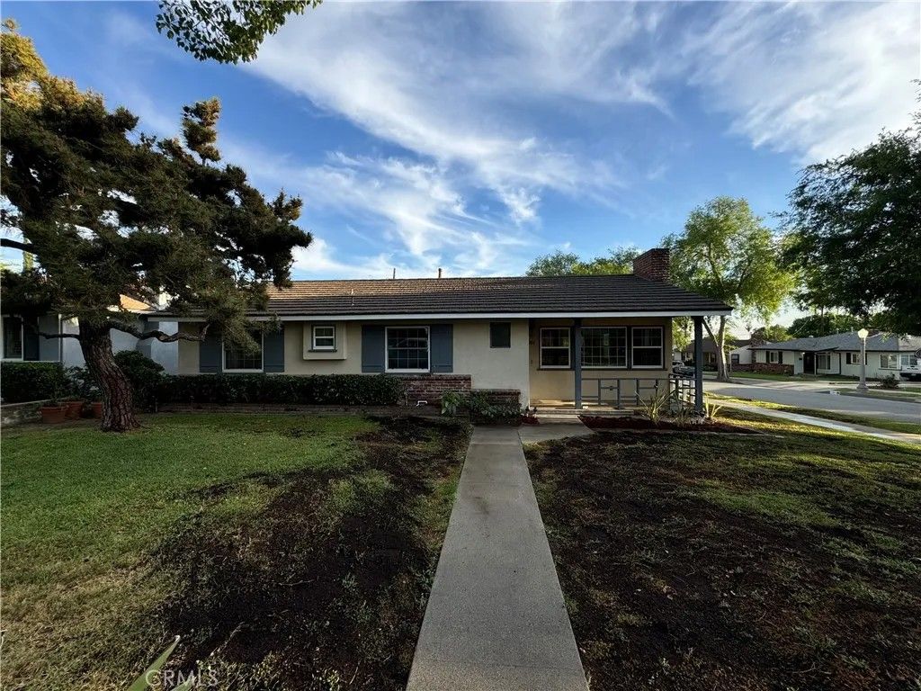 Photo of 3180 Primavera Street, Pasadena, CA 91107 (MLS # CV26069301)