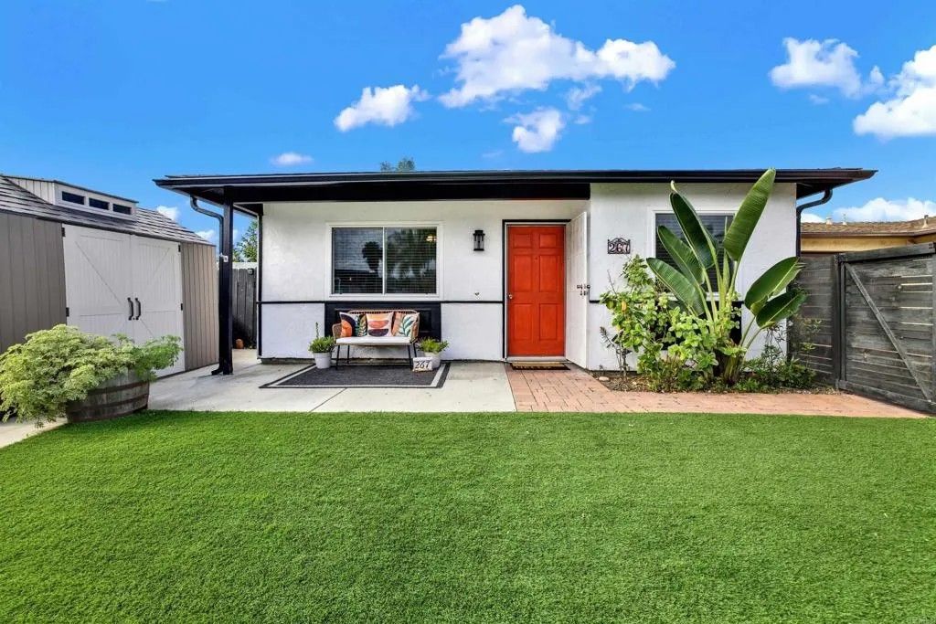 Photo of 267 Fortunada Street, Oceanside, CA 92057 (MLS # NDP2600068)