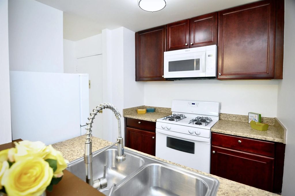 Photo of 1621 Hotel Circle S #E304, San Diego, CA 92108 (MLS # 260008822)