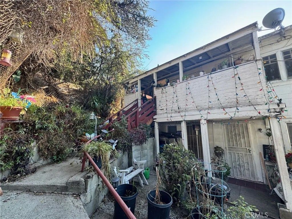 Photo of 1574 Donaldson Street, Los Angeles, CA 90026 (MLS # TR26024452)