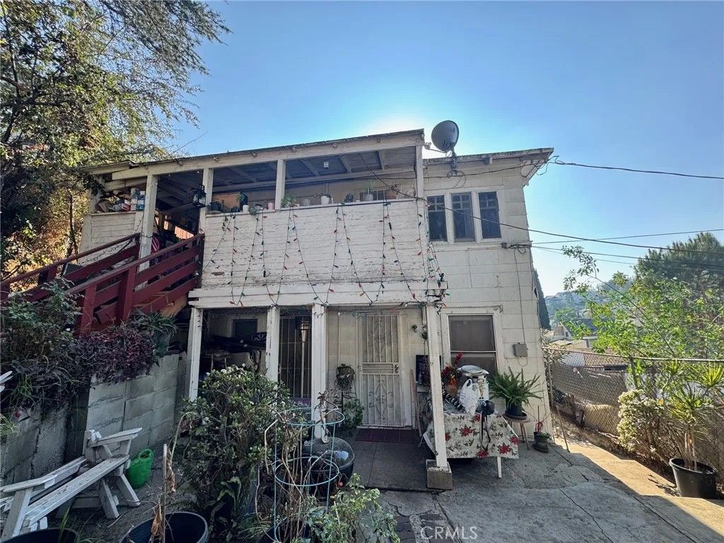Photo of 1574 Donaldson Street, Los Angeles, CA 90026 (MLS # TR26024452)