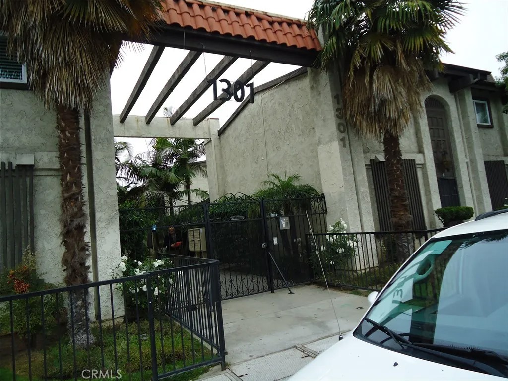 1301 S greenwood 31