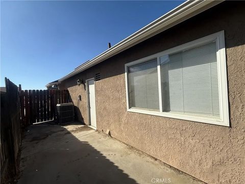 Tiny photo for 2436 Carlsbad Cir, Hemet, CA 92545 (MLS # OC25246250)