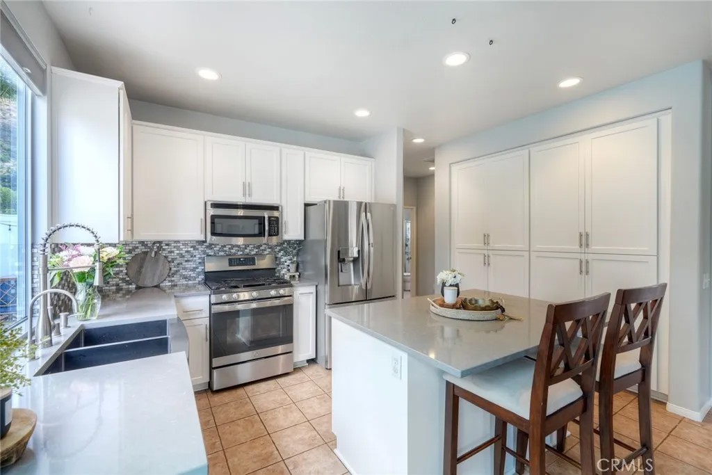 3404 Lake Circle