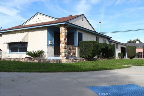 Photo of 15317 Carfax Ave, Bellflower, CA 90706 (MLS # DW25273764)