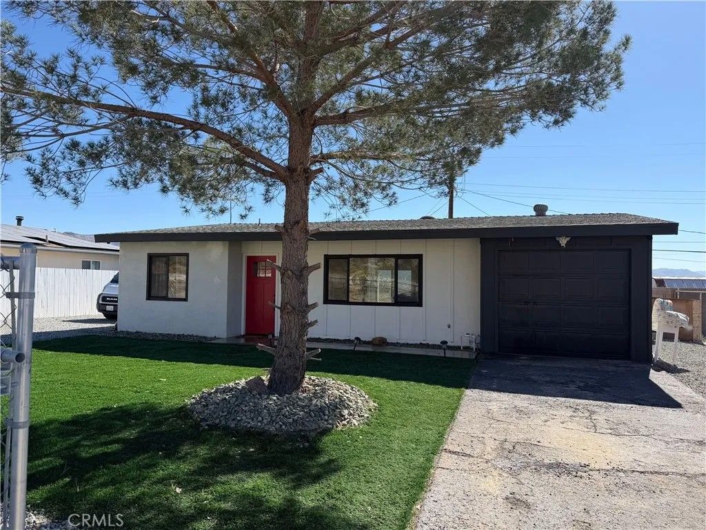 Photo of 23921 South Rd, Apple Valley, CA 92307 (MLS # HD26028906)