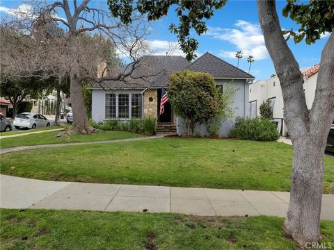 Photo of 1152 N Cedar St, Glendale, CA 91207 (MLS # GD26040621)