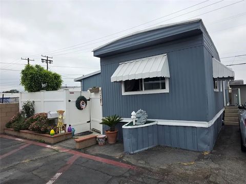 Photo of 716 N Grand Ave #J1, Covina, CA 91724 (MLS # DW26066503)