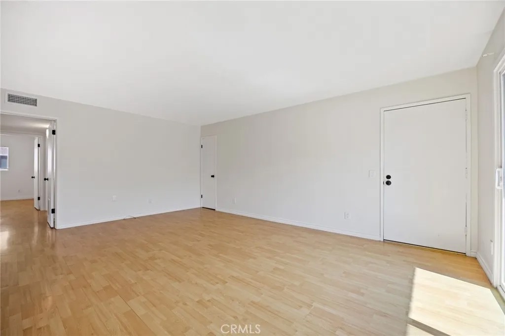 5055 Coldwater Canyon Avenue 105