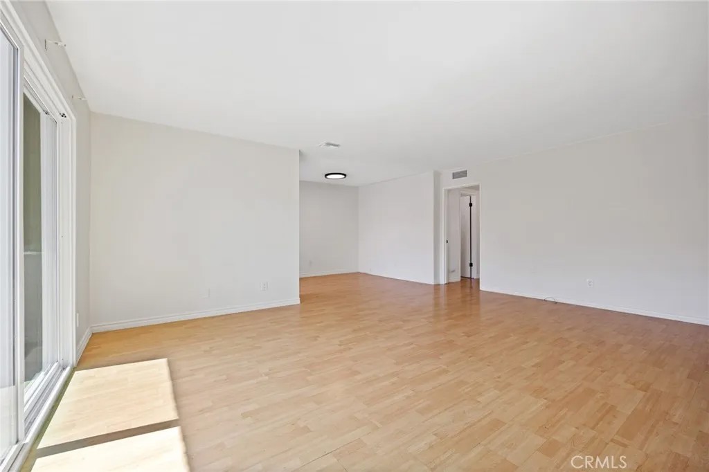 5055 Coldwater Canyon Avenue 105