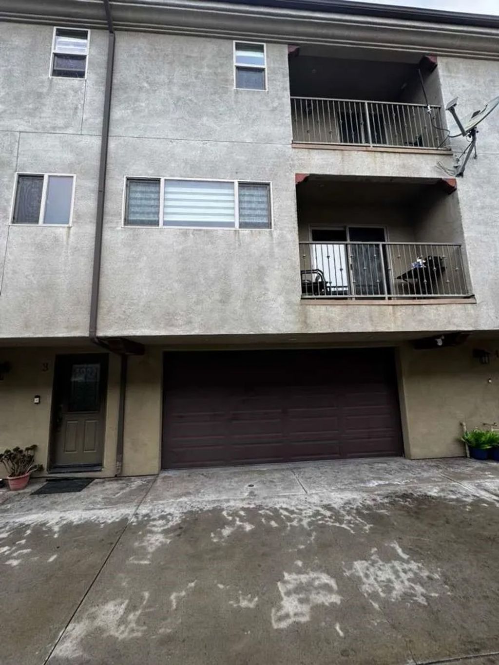 Photo of 1611 W 208th St #3, Torrance, CA 90501 (MLS # SB25281636)