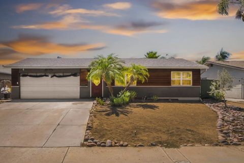 Photo of 10020 Pino Dr, Lakeside, CA 92040 (MLS # 250040563)