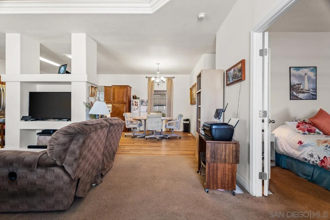 525 W El Norte Parkway 75