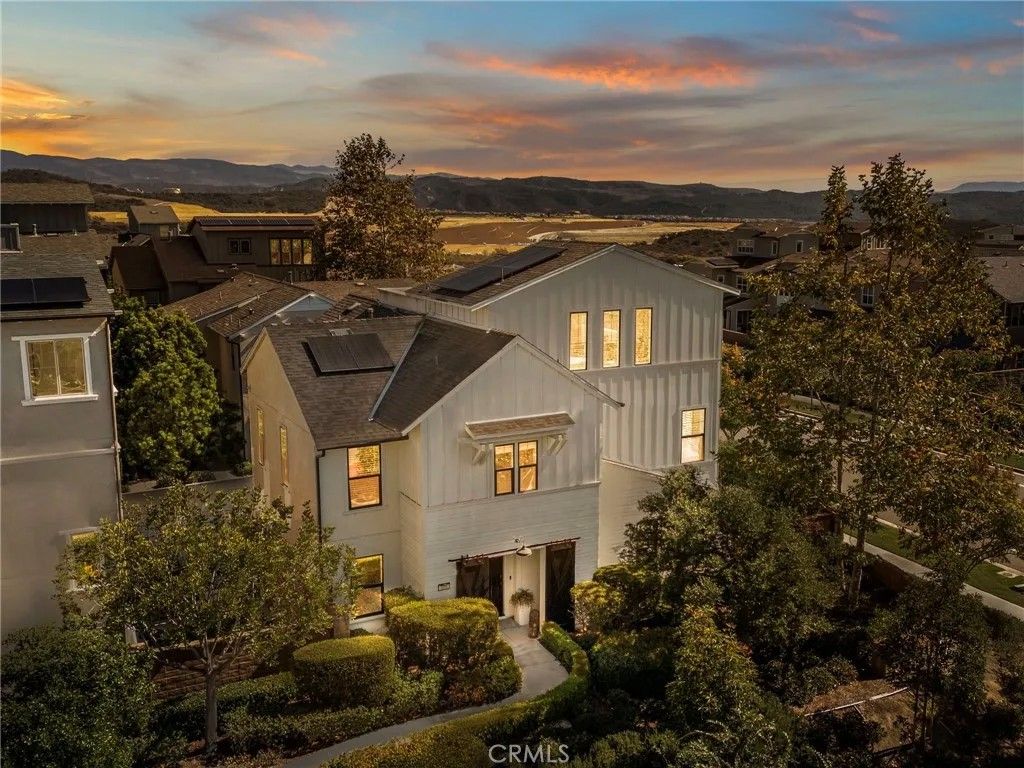 Photo of 100 Vasto St, Rancho Mission Viejo, CA 92694 (MLS # OC26024942)