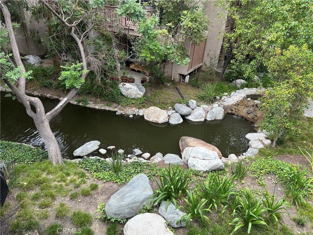 Photo of 7101 Farralone Ave #115, Canoga Park, CA 91303 (MLS # SR26096045)