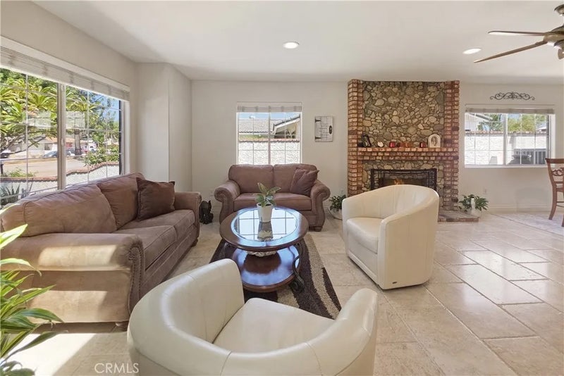 15597 Rolling Ridge