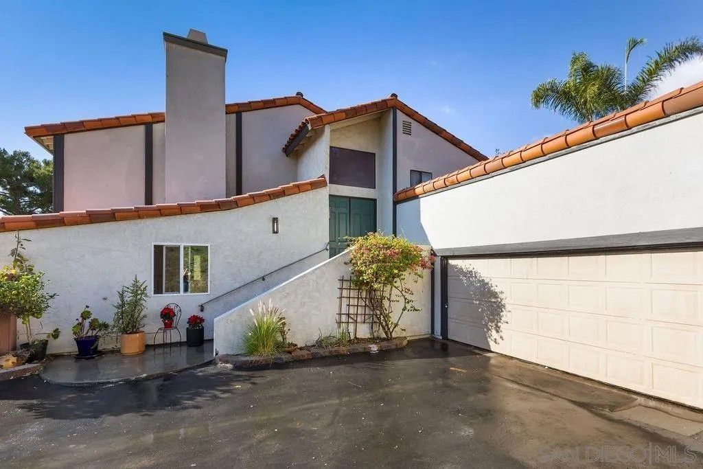 Photo of 4339 Macronald Dr, La Mesa, CA 91941 (MLS # 250045038)