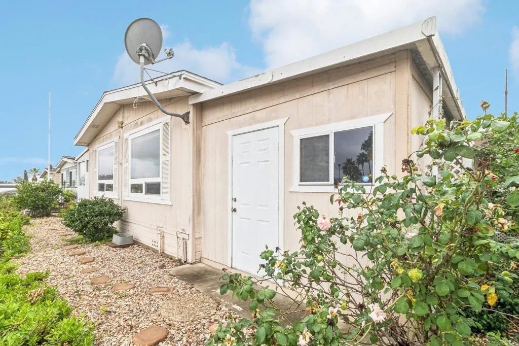 1219 E Barham Drive SPC 166