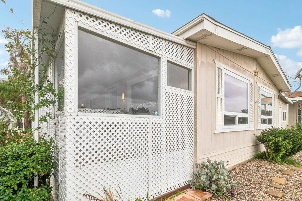 1219 E Barham Drive SPC 166