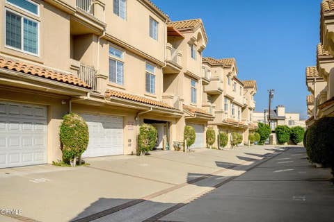 Tiny photo for 4520 Pennsylvania Avenue #118, La Crescenta, CA 91214 (MLS # P1-28340)