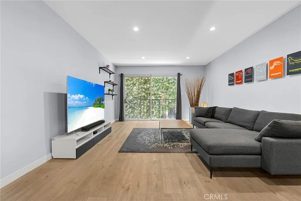 Photo of 1045 N Kings Road #107, West Hollywood, CA 90069 (MLS # BB26034059)