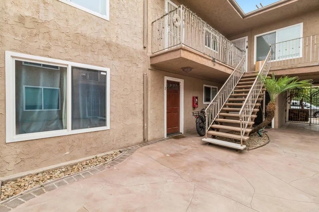 1472 Iris Avenue 2