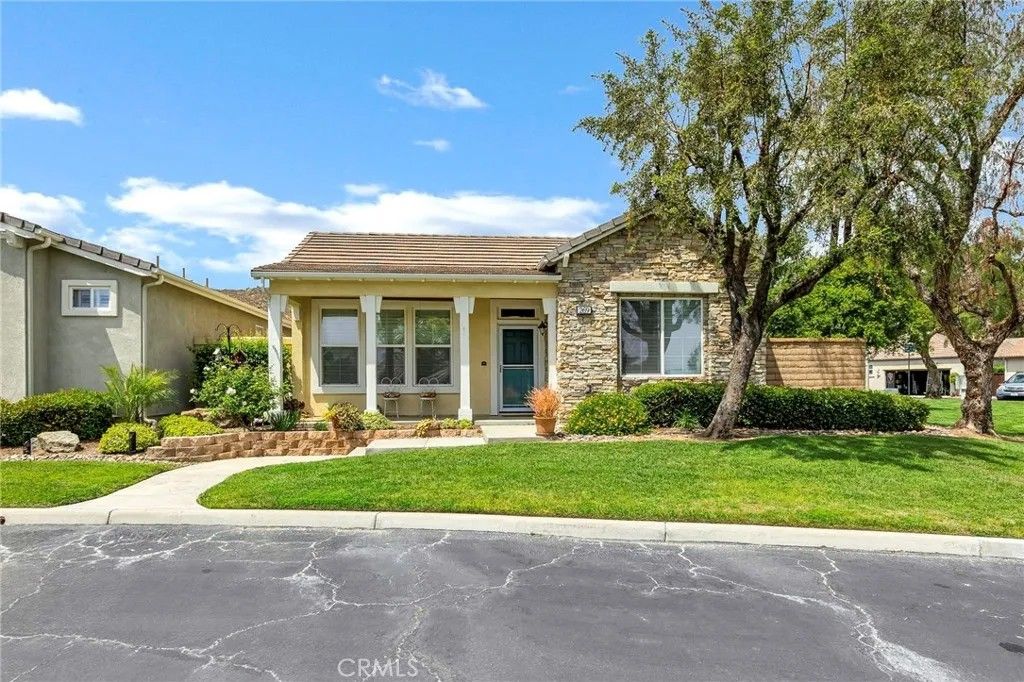 Photo of 269 Firestone Ln, Hemet, CA 92545 (MLS # SW26084119)