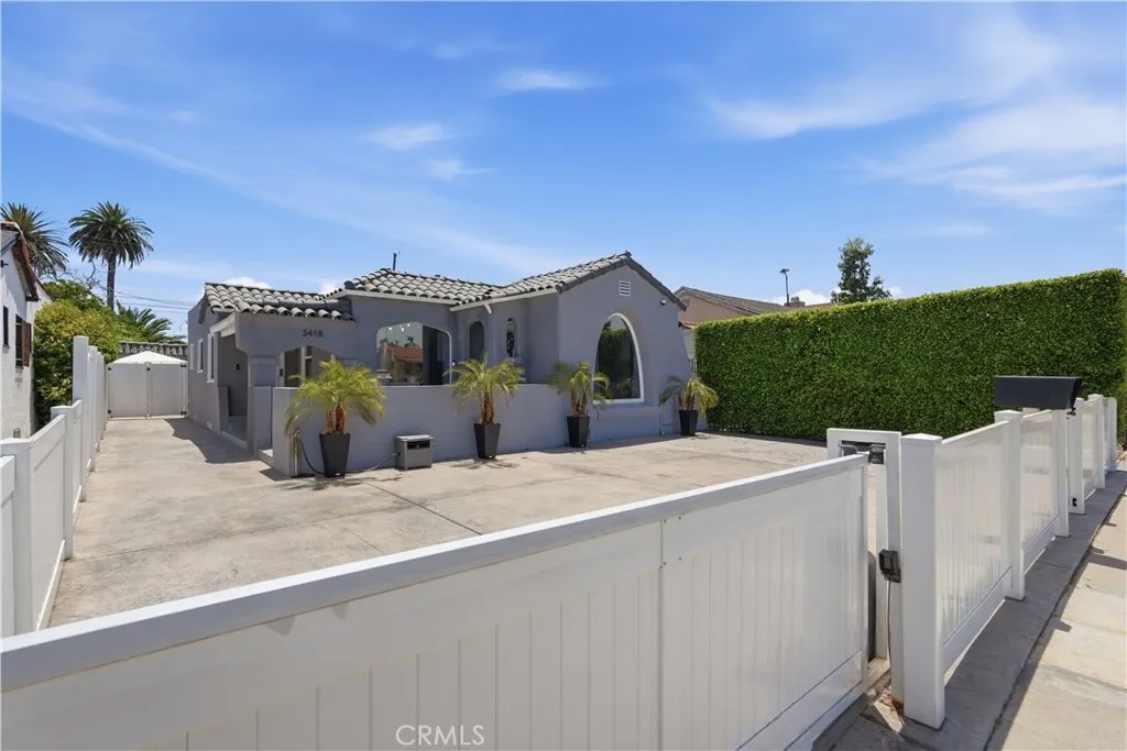 3418 W 75th Street