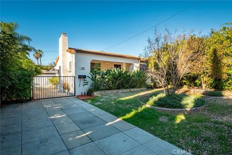 Photo of 1437 N Sierra Bonita Avenue, Pasadena, CA 91104 (MLS # GD25277000)
