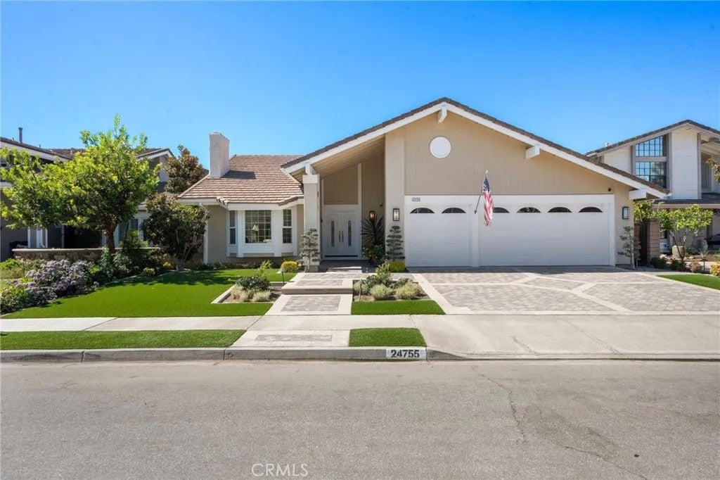 24755 Queens Court