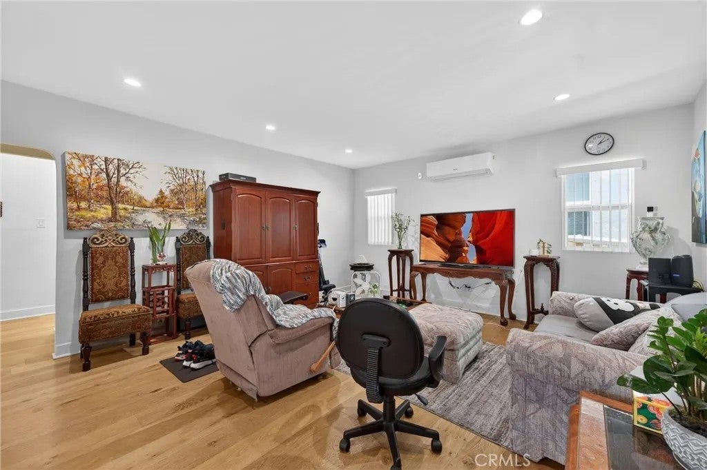 4363 Eagle Rock