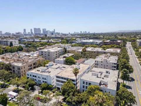 Tiny photo for 419 N Oakhurst Drive #102, Beverly Hills, CA 90210 (MLS # OC25252217)