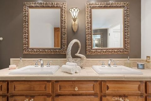 Tiny photo for 419 N Oakhurst Drive #102, Beverly Hills, CA 90210 (MLS # OC25252217)