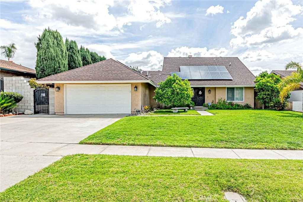 Photo of 1668 N Lakewood Avenue, Upland, CA 91784 (MLS # TR26090258)