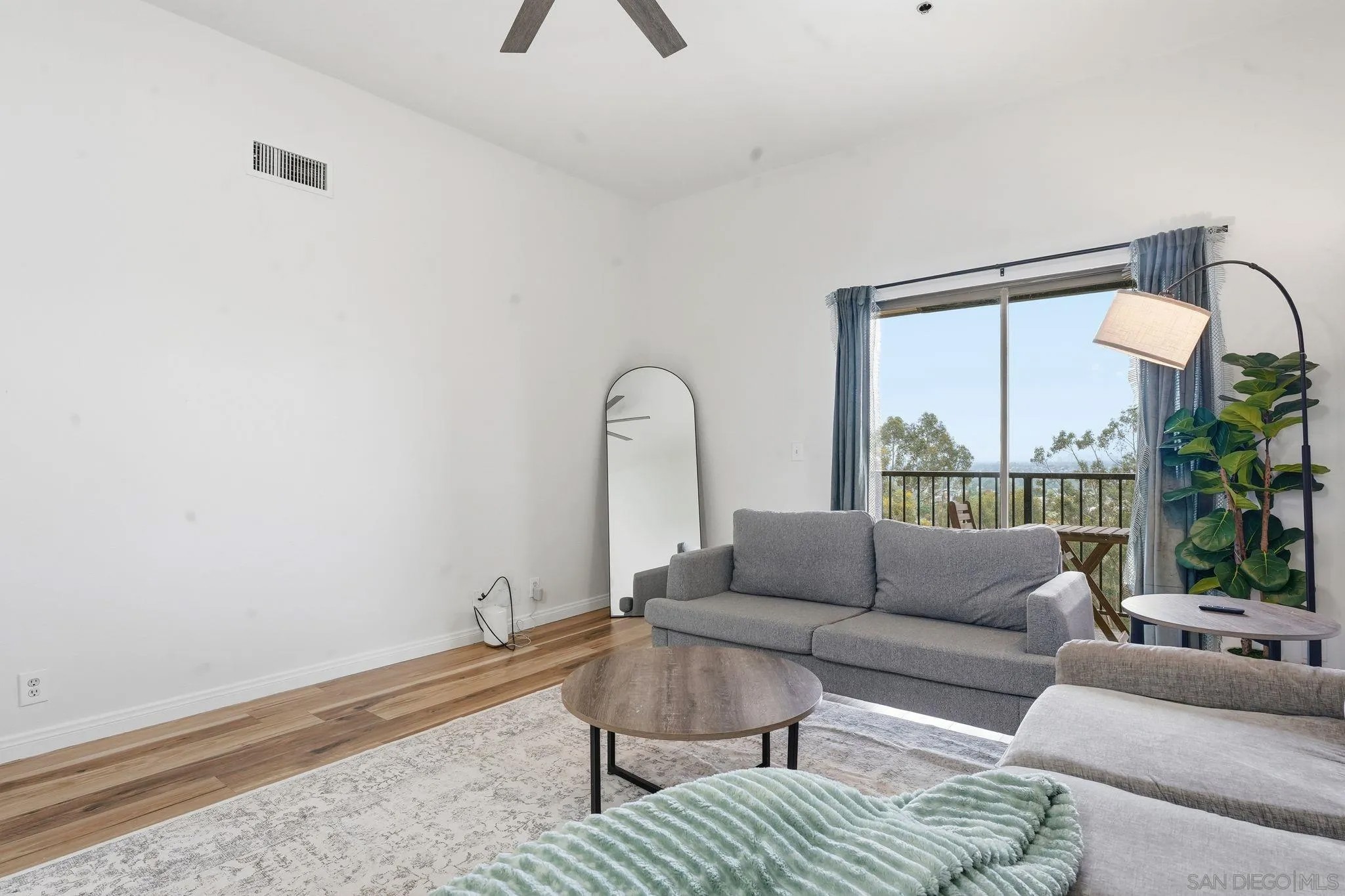 3955 Faircross Place 74