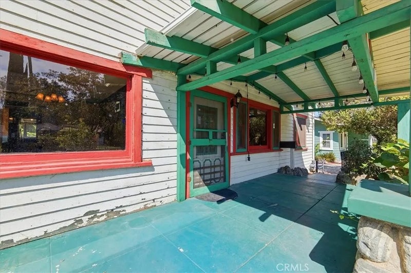 524 University Place