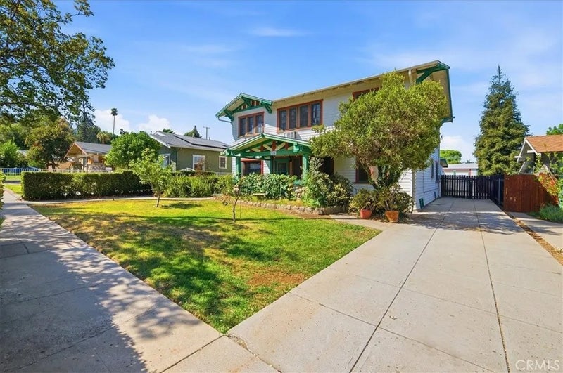 524 University Place
