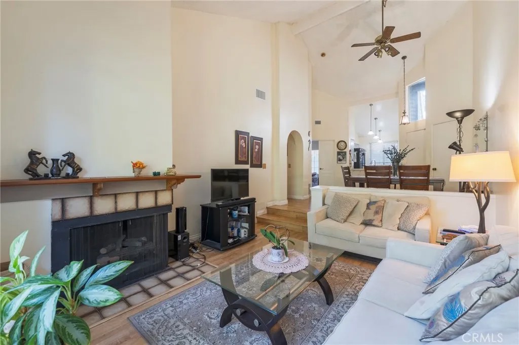 25613 Pine Creek