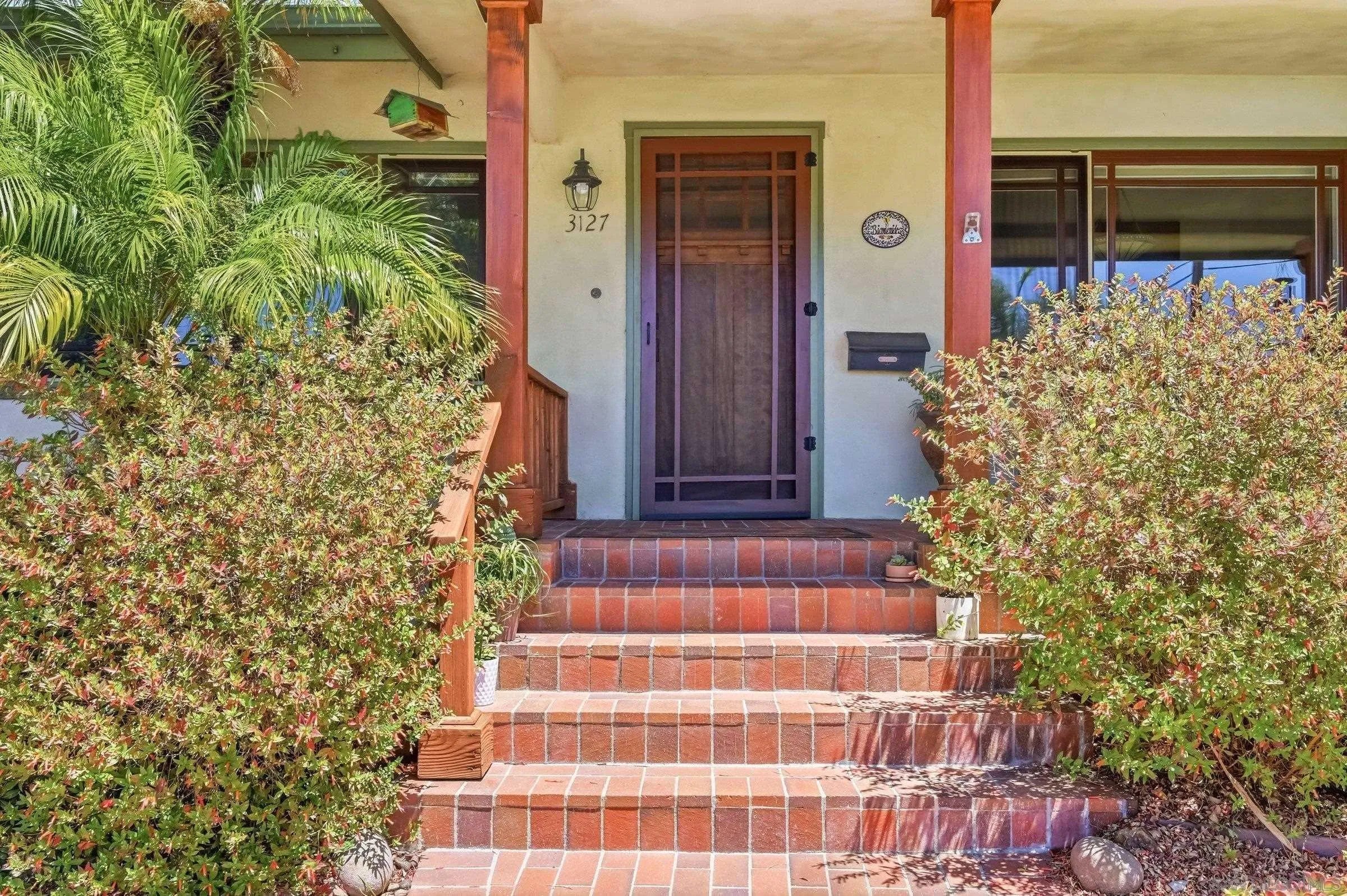 3127 Maple Street