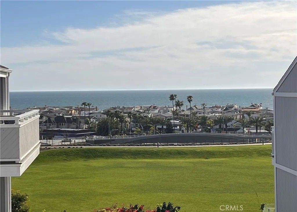 Photo of 7 Swift Court #210, Newport Beach, CA 92663 (MLS # OC26046534)