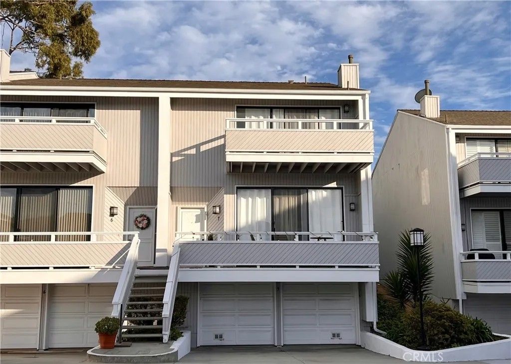 Photo of 7 Swift Court #210, Newport Beach, CA 92663 (MLS # OC26046534)