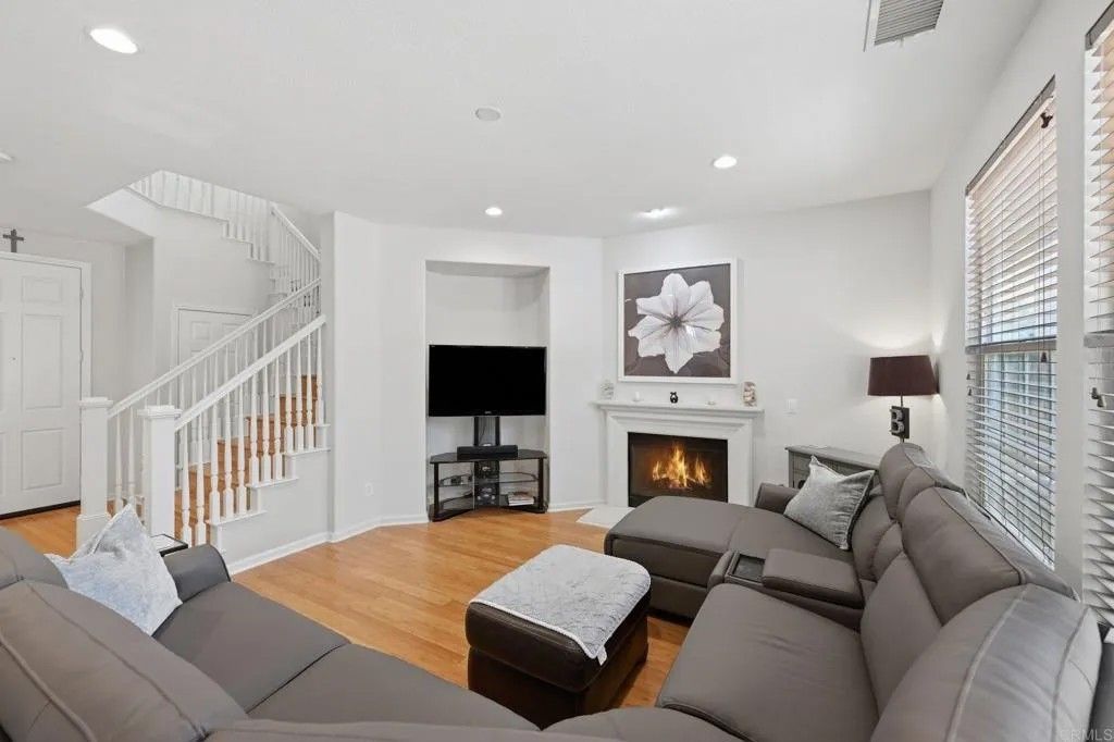 Photo of 6923 Clearwater Street, Carlsbad, CA 92011 (MLS # NDP2606493)